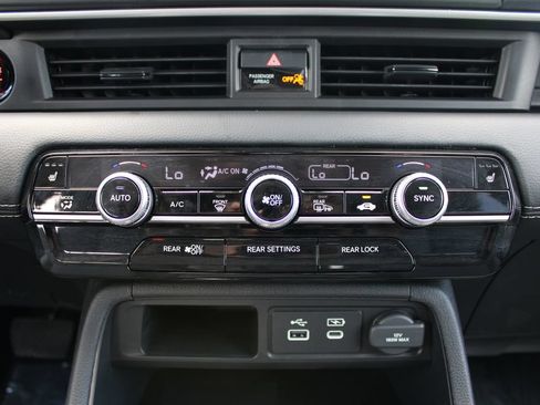 Used 2025 Honda Pilot Touring image 26