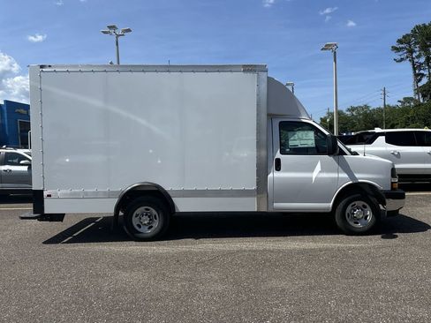 New 2025 Chevrolet Express 3500 Work Van w/ Power Convenience Package image 17