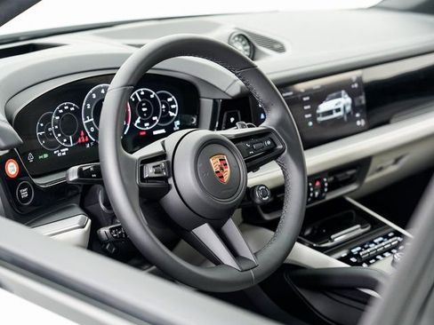 New 2026 Porsche Cayenne Coupe image 9