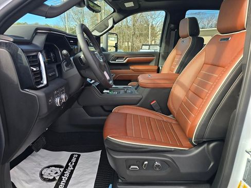 New 2026 GMC Sierra 2500 Denali Ultimate AWD/4WD image 9