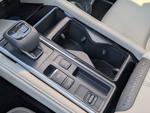 New 2026 Nissan Pathfinder SL image 16