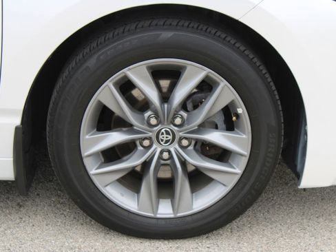 Used 2020 Toyota Avalon XLE w/ Moonroof Package FWD image 29