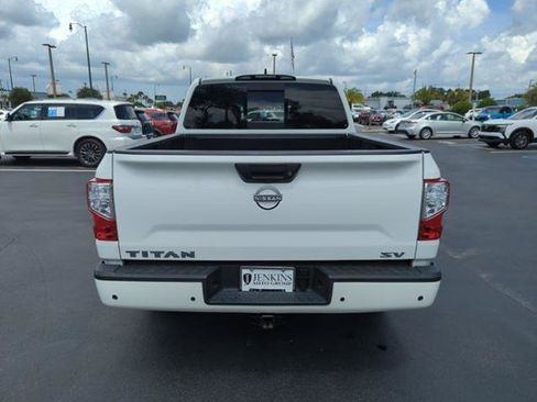 Certified 2023 Nissan Titan SV RWD image 7