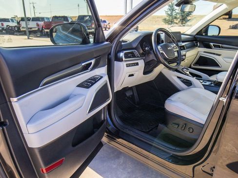 Used 2022 Kia Telluride S image 25