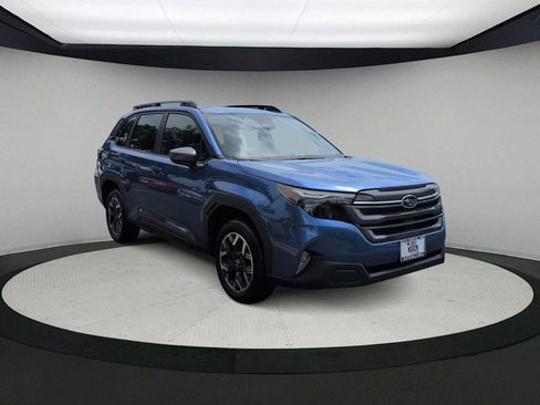 Used 2026 Subaru Forester Premium AWD/4WD image 2