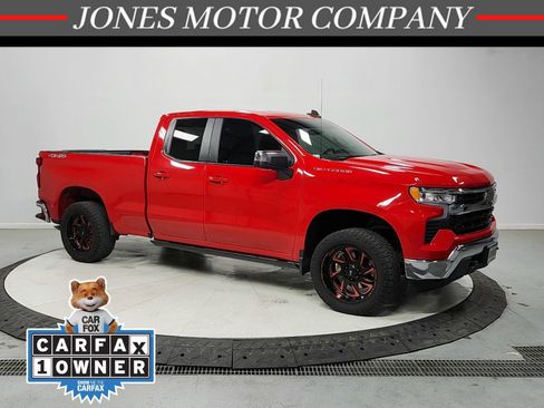 Used 2023 Chevrolet Silverado 1500 LT AWD/4WD image 1