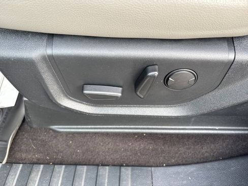 Used 2019 Ford F150 Lariat image 21