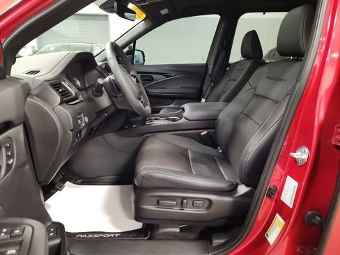 Used 2025 Honda Passport Black Edition image 11