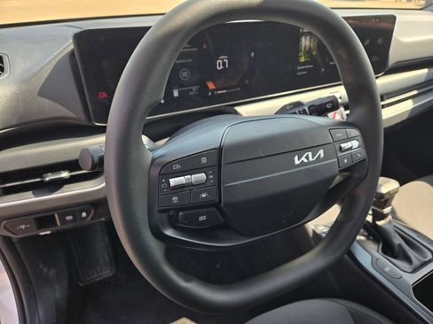 Used 2026 Kia K4 FWD image 9