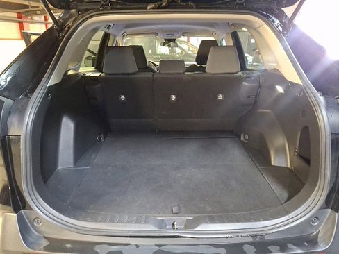 Used 2023 Toyota RAV4 XLE AWD/4WD image 27