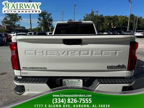 Used 2025 Chevrolet Silverado 3500 High Country w/ High Country Premium Package AWD/4WD image 7
