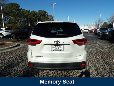 Used 2019 Toyota Highlander Limited Platinum image 7