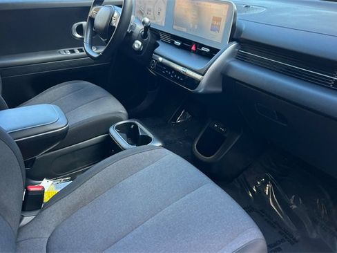 Certified 2024 Hyundai Ioniq 5 SE image 21