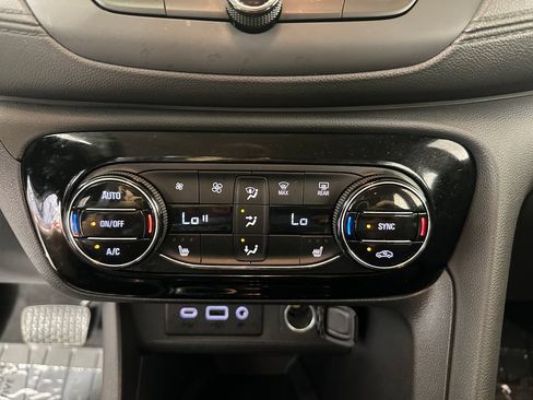 Used 2023 Buick Encore GX Select w/ Safety Package II AWD/4WD image 29
