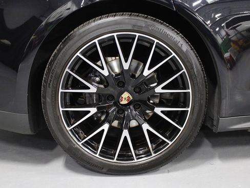 Certified 2025 Porsche Panamera 4 image 13