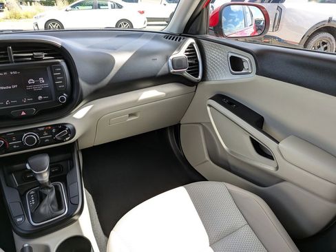 Certified 2024 Kia Soul LX FWD image 18