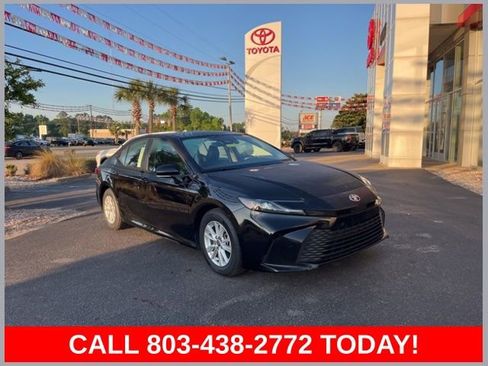Used 2025 Toyota Camry LE w/ Convenience Package image 1