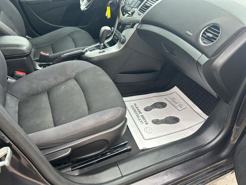 Used 2014 Chevrolet Cruze LT image 12