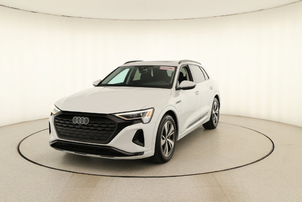 Certified 2024 Audi Q8 e-tron Premium AWD/4WD image 12