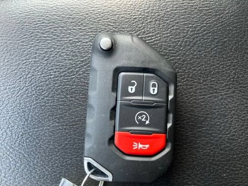 Used 2023 Jeep Wrangler Unlimited Sahara w/ Cold Weather Group AWD/4WD image 16