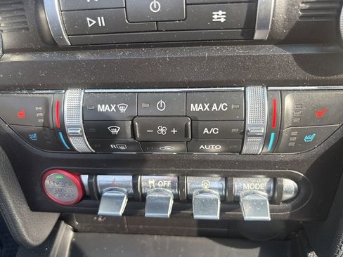 Used 2019 Ford Mustang Premium image 30