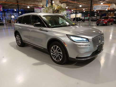 Used 2022 Lincoln Corsair AWD w/ Equipment Group 101A image 4