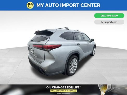 Used 2023 Toyota Highlander Limited AWD/4WD image 5