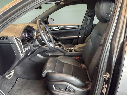 Used 2023 Porsche Cayenne GTS AWD/4WD image 11