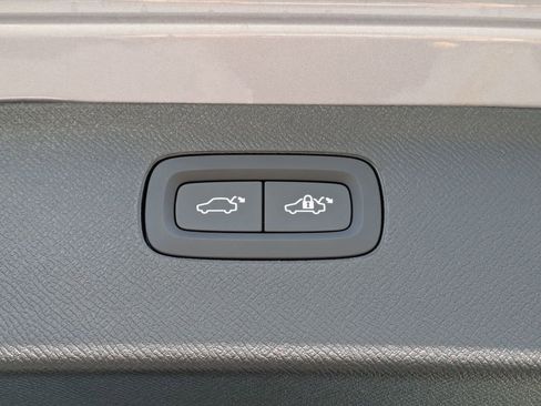 Used 2026 Volvo XC90 B6 Ultra w/ Lounge Package image 14