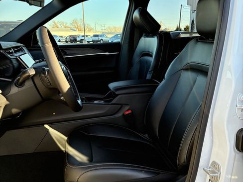 New 2025 Jeep Grand Cherokee L Limited w/ Black Appearance Package image 11