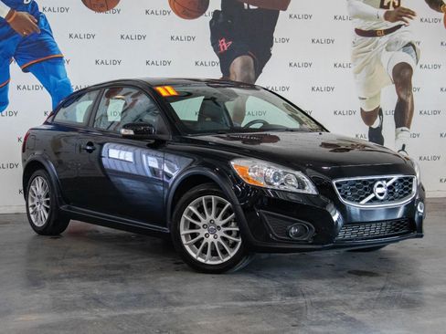Used 2011 Volvo C30 T5 w/ Preferred Pkg image 2