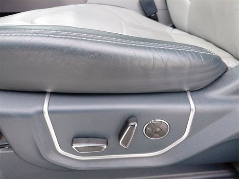 Used 2022 Ford F350 Limited image 28