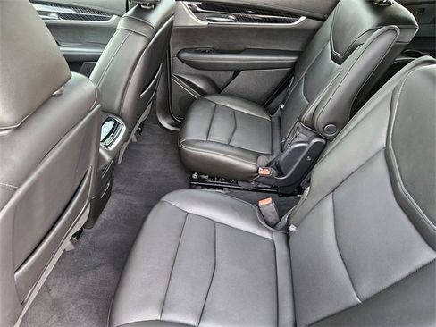 Used 2021 Cadillac XT6 Premium Luxury image 29