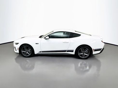 Used 2025 Ford Mustang GT Premium image 4