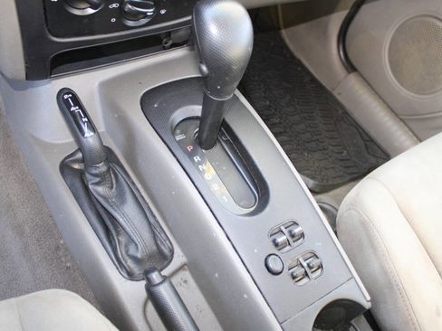 Used 2006 Jeep Liberty Sport image 16