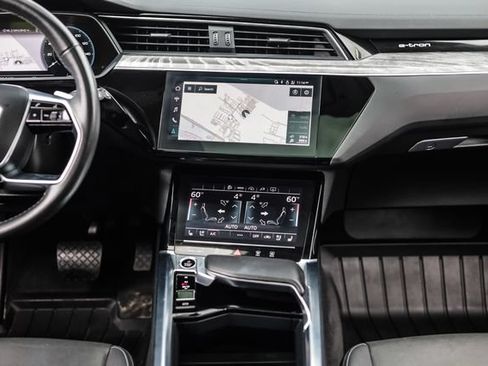 Used 2022 Audi e-tron Premium Plus AWD/4WD image 35