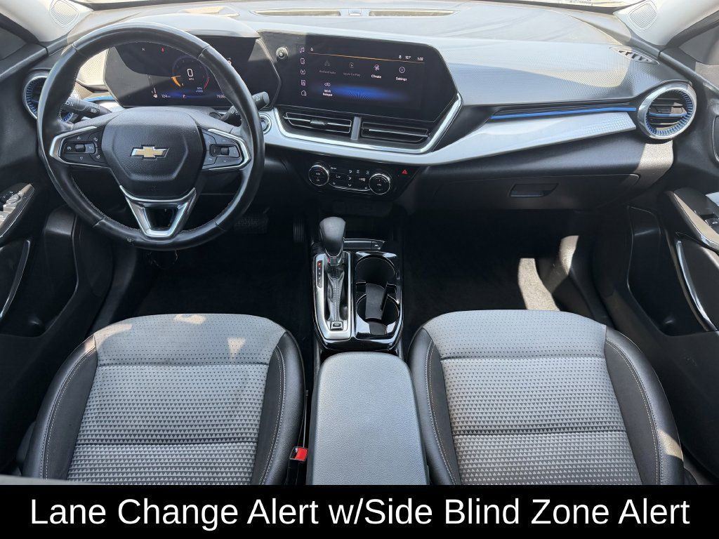 Used 2024 Chevrolet Trax LT w/ Driver Confidence Package FWD image 11