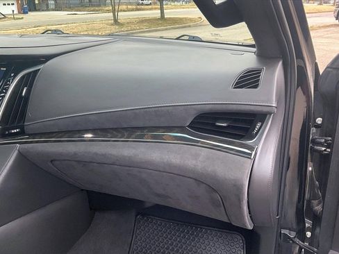 Used 2020 Cadillac Escalade Platinum image 15