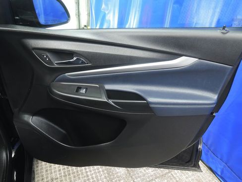 Used 2023 Chevrolet Bolt EUV Premier image 36