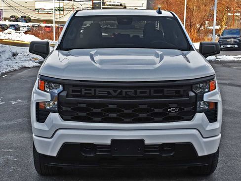Used 2025 Chevrolet Silverado 1500 Custom image 5