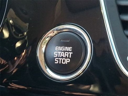 Used 2017 Kia Sedona EX image 26