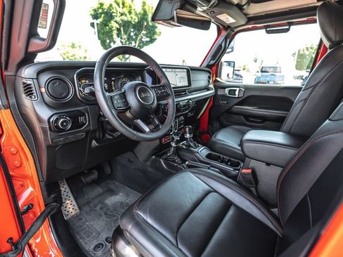 Used 2024 Jeep Wrangler Unlimited Rubicon AWD/4WD image 20