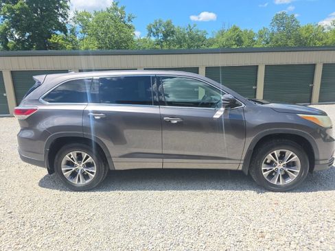Used 2015 Toyota Highlander Plus AWD/4WD image 7
