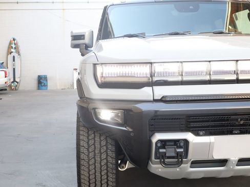 Used 2025 GMC Hummer EV 3X AWD/4WD image 9