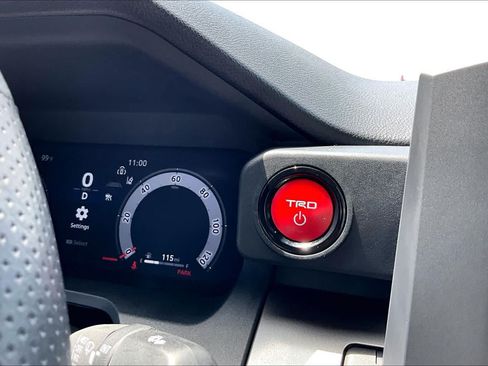 Certified 2024 Toyota Tacoma TRD Off-Road AWD/4WD image 31