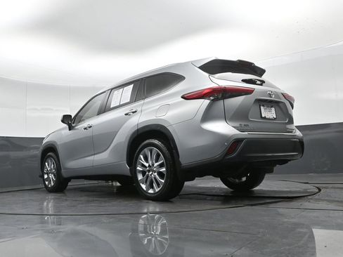 Used 2023 Toyota Highlander Limited image 54