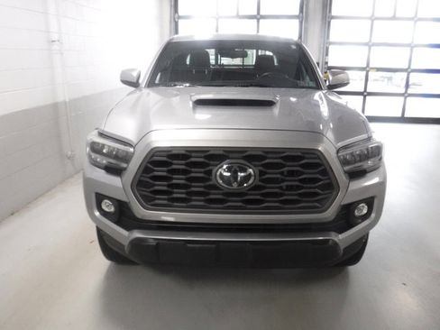 Used 2021 Toyota Tacoma TRD Sport w/ Technology Package image 8