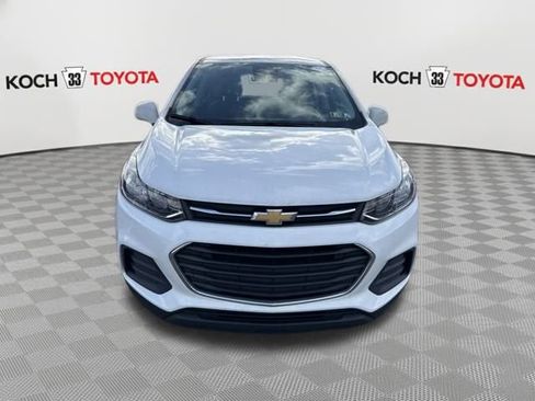 Used 2021 Chevrolet Trax LS image 2