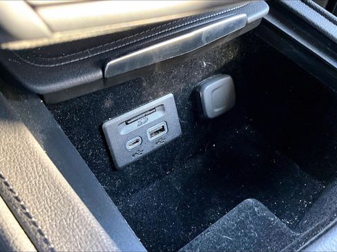 Used 2019 Cadillac XT4 Sport image 33