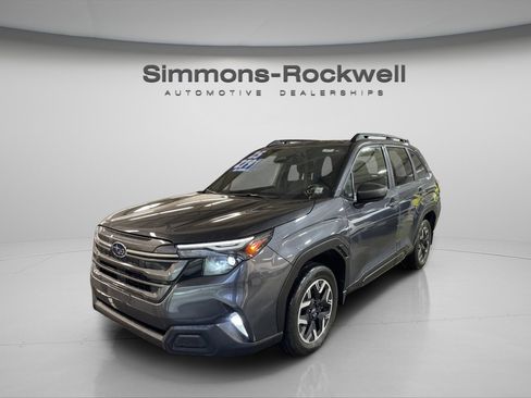 Used 2025 Subaru Forester Premium image 1